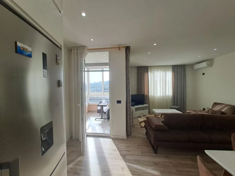 Tirane, jepet me qera apartament 1+1 , 67 m² 450 € (Astir)