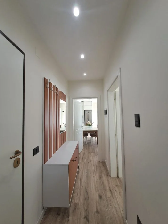 Tirane, jepet me qera apartament 1+1 , 67 m² 450 € (Astir)