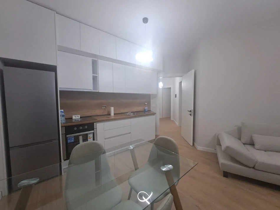 Tirane, jepet me qera 2+1 Kati 6, 80 m² 500 € (Astir)