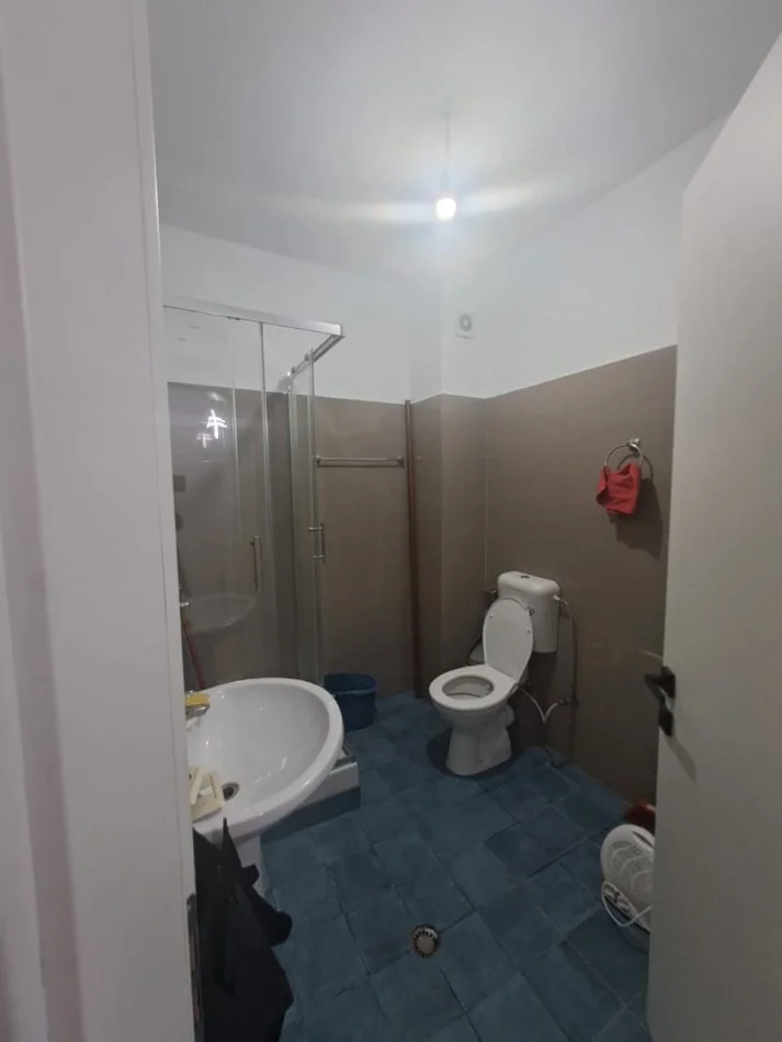 Tirane, jepet me qera 2+1 Kati 6, 80 m² 500 € (Astir)