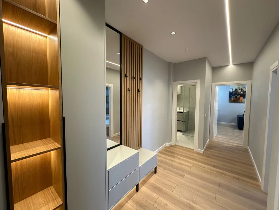 Tirane, jepet me qera apartament 2+1 Kati 5, 84 m² 600 € (Laprake)