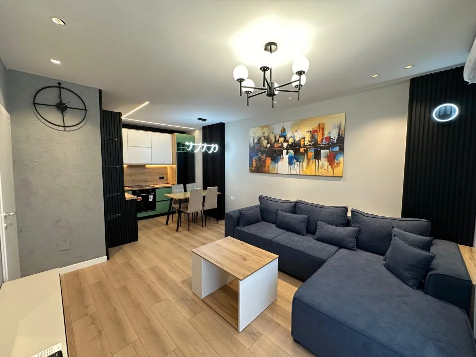 Tirane, jepet me qera apartament 2+1 Kati 5, 84 m² 600 € (Laprake)