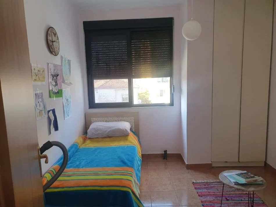 Tirane, jepet me qera apartament 2+1+Ballkon Kati 3, 100 m² 560 € (Bulevardi Zhan D'Ark)