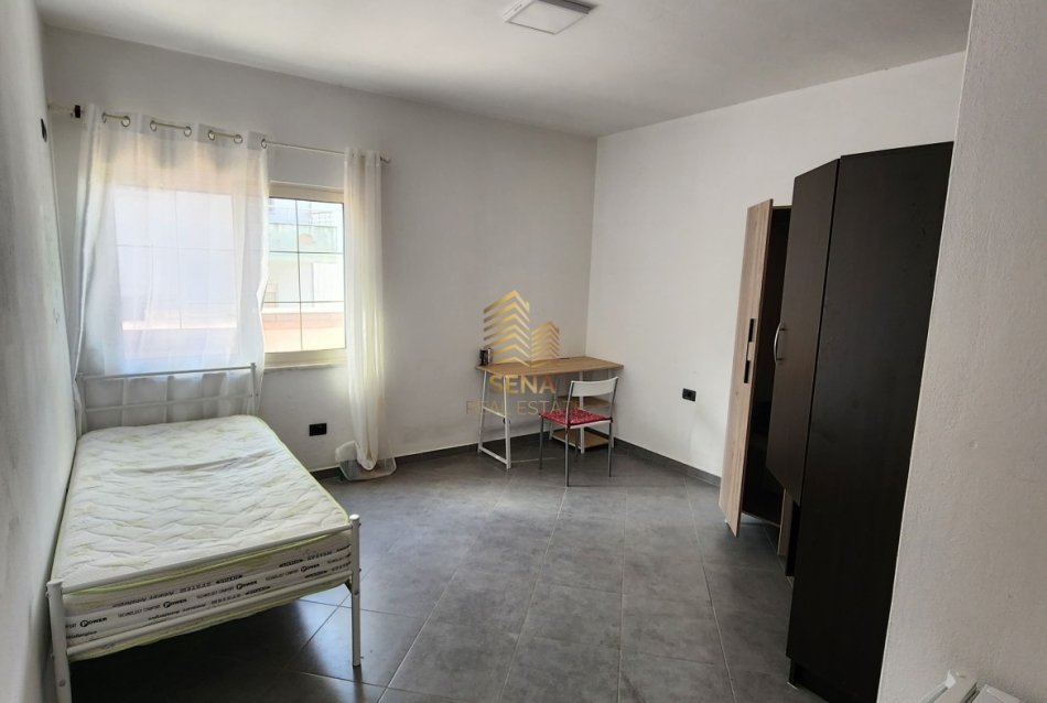 Tirane, jepet me qera garsonier 1+1+Ballkon Kati 5, 90 m² 280 € (Rruga Shkelqim Fusha)