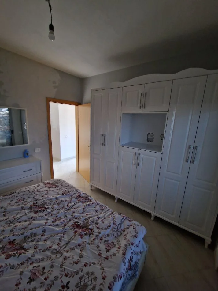 Durres, jepet me qera apartament 3+1+Aneks+Ballkon Kati 7, 100 m² 400 € (Stacioni i Trenit)