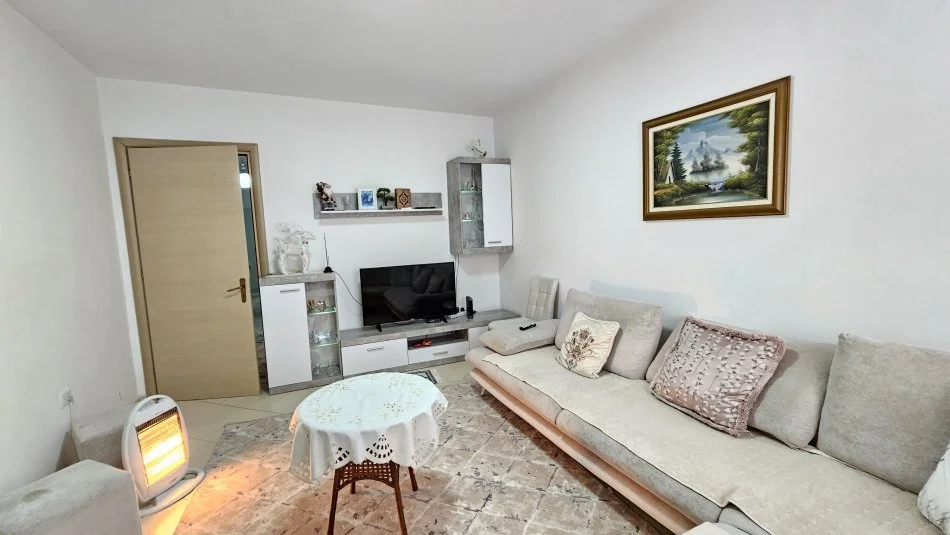 Shqiperi, shitet apartament 3+1+Ballkon Kati 4, 119 m² 180.000 € (Rruga Jordan Misja, Stacioni i trenit, Tiranë.)