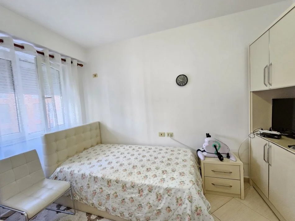 Shqiperi, shitet apartament 3+1+Ballkon Kati 4, 119 m² 180.000 € (Rruga Jordan Misja, Stacioni i trenit, Tiranë.)