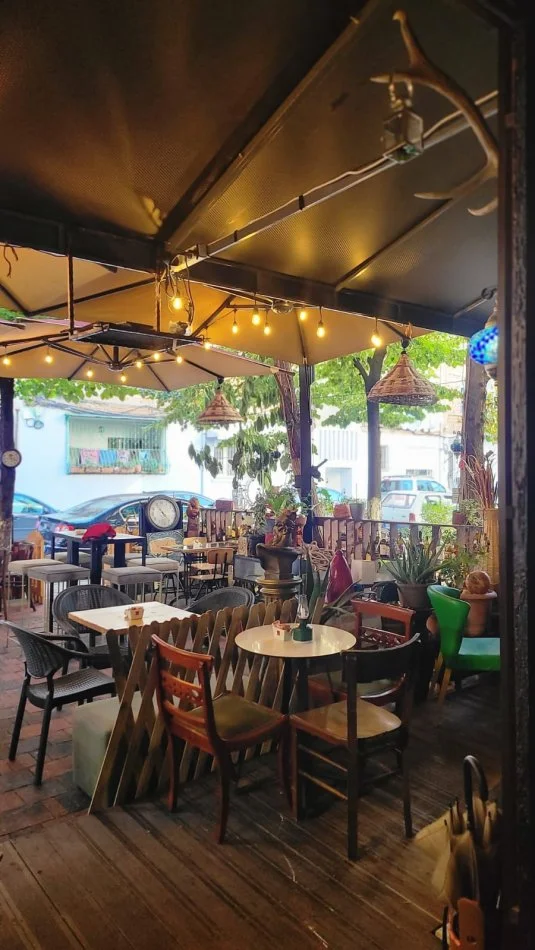 Tirane, jepet me qera lokal Kati 0, 90 m² 1.500 € 