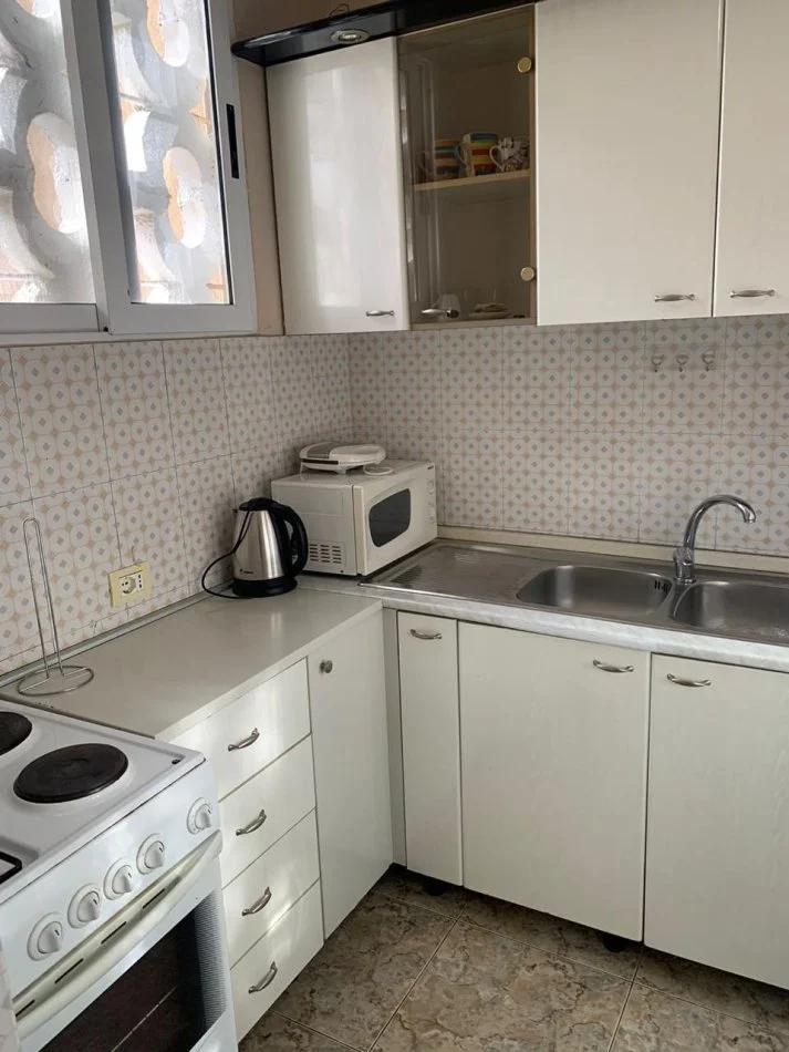 Tirane, jepet me qera apartament 1+1 , 66 m² 500 € 