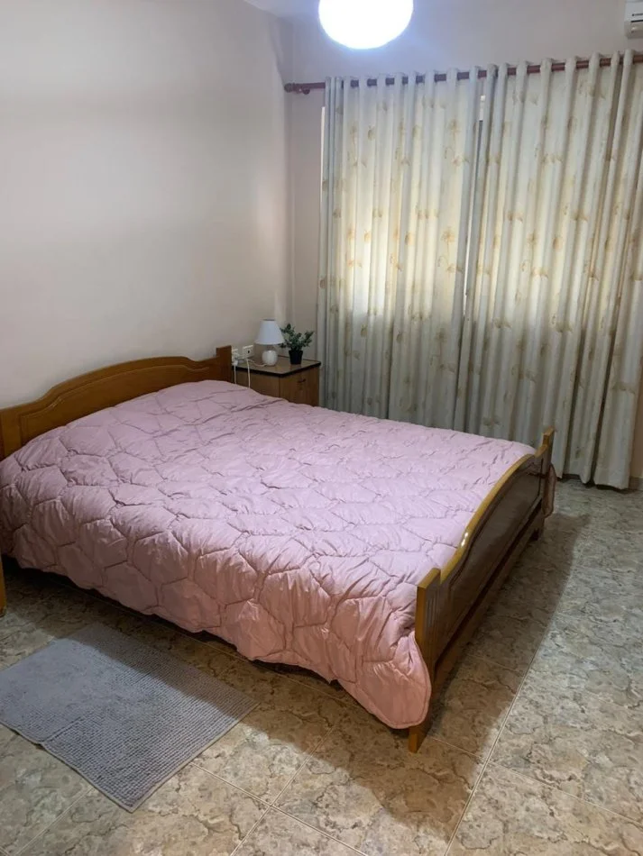 Tirane, jepet me qera apartament 1+1+Ballkon Kati 3, 66 m² 500 € (Pazari i Ri)