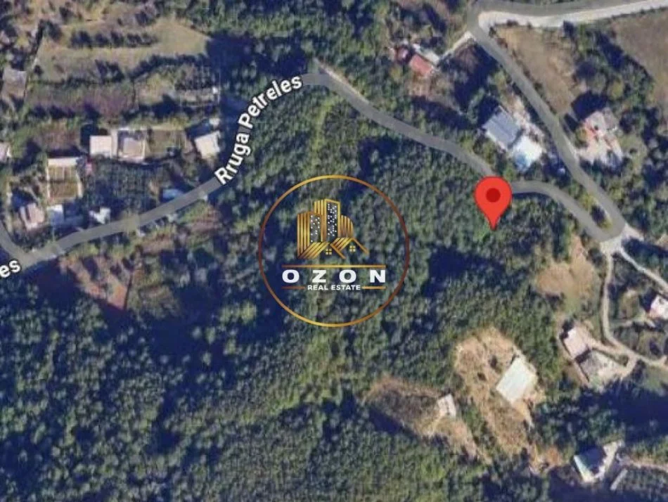 Tokë për Shitje në Petrelë!