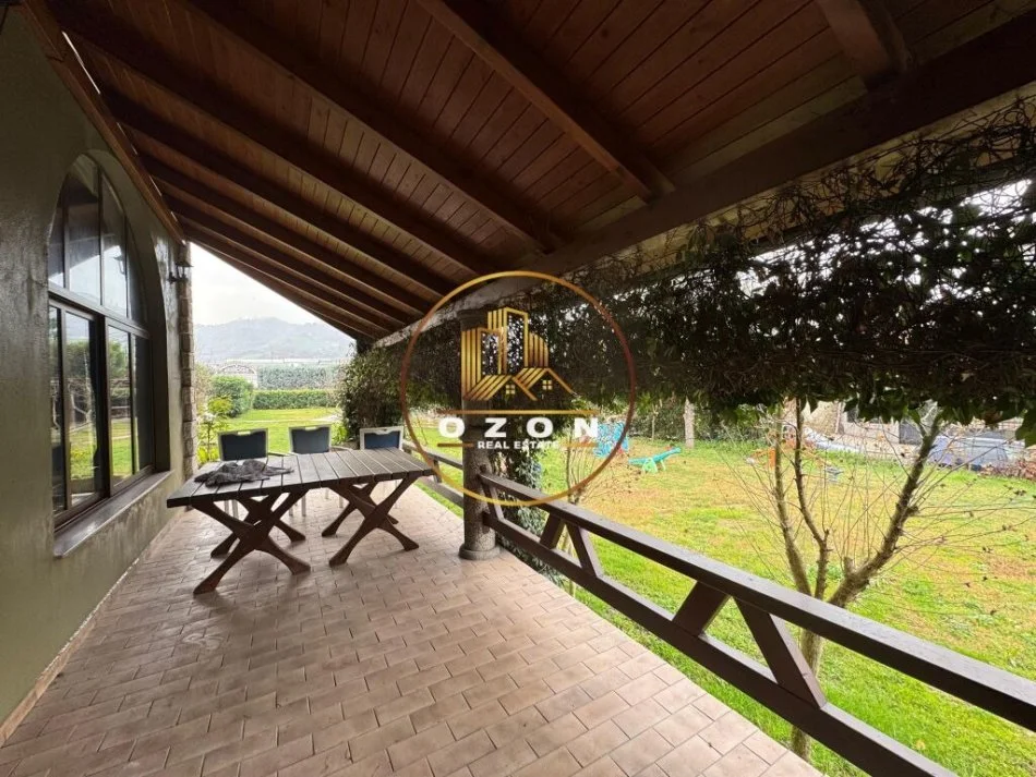 Restaurant dhe truall 2200 m2 për qira në Vorë!