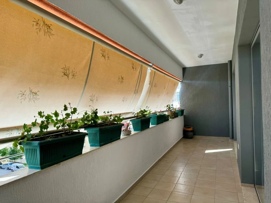 Tirane, jepet me qera apartament 2+1 Kati 3, 120 m² 550 € 