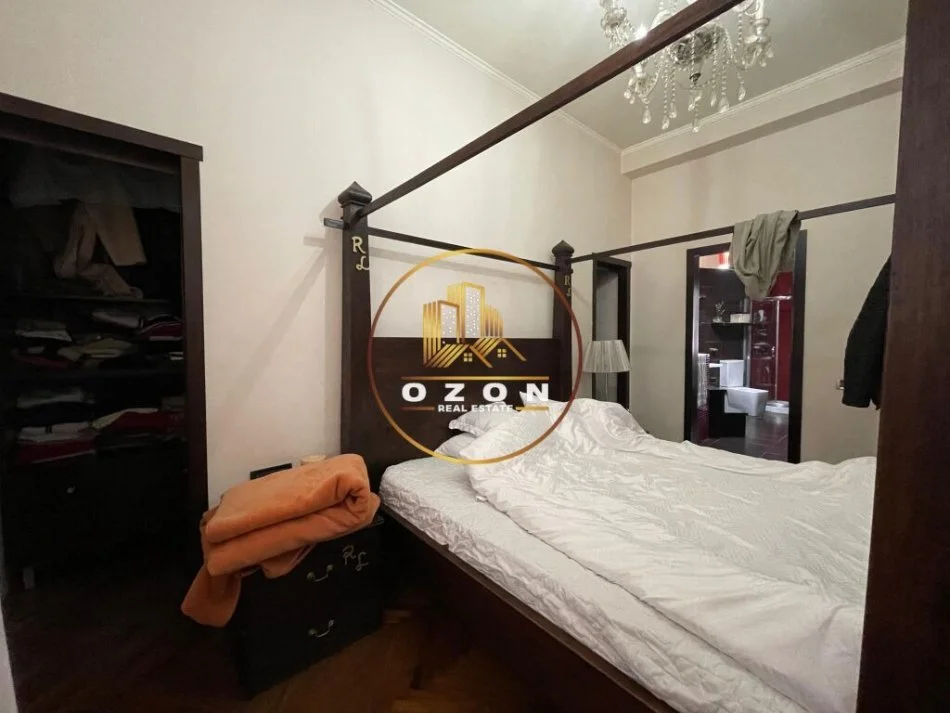 Apartament 2+1+2 për shitje në Qender!