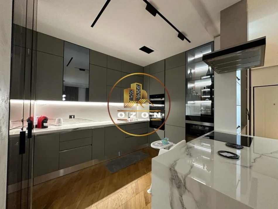 Apartament luksoz 2+1+2 për shitje tek Kompleksi Delijorgji, Rruga e Kavajës!
