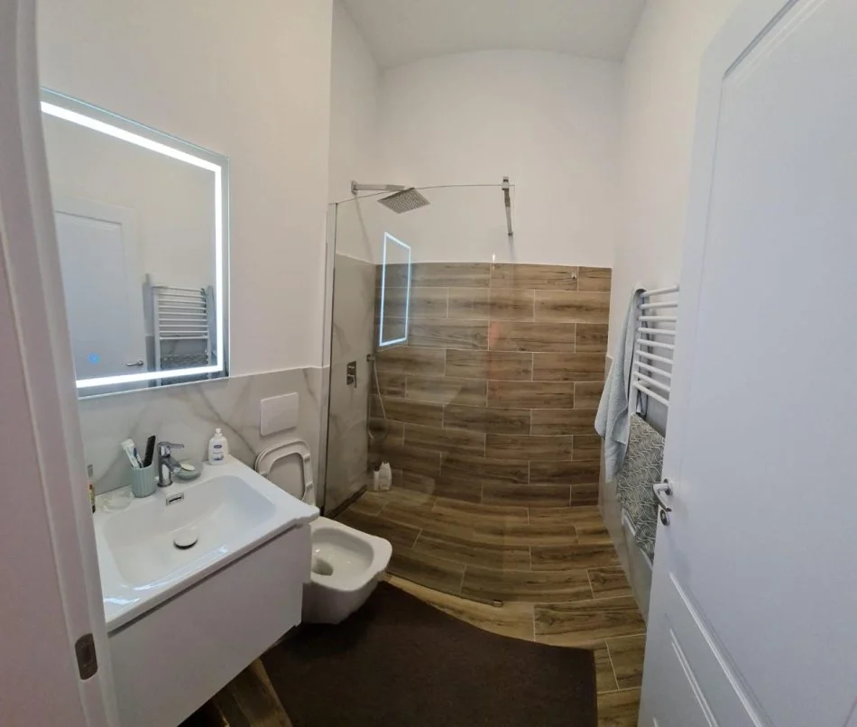 Mali Robit, shitet apartament duplex Kati 4, 134 m² 255.000 € (Mali i Robit)