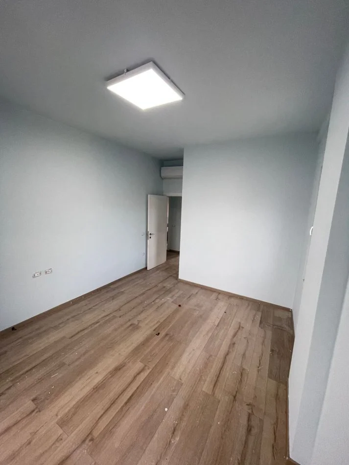 Tirane, shitet apartament 2+1+Ballkon Kati 6, 110 m² 250.000 € (Square 21)