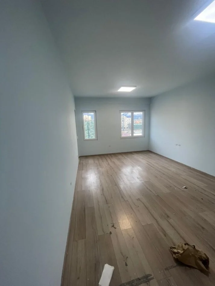 Tirane, shitet apartament 2+1+Ballkon Kati 6, 110 m² 250.000 € (Square 21)