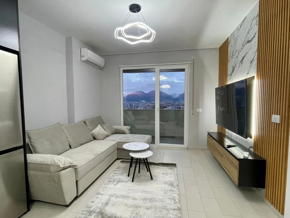 Tirane, jepet me qera apartament 1+1+Ballkon Kati 12, 70 m² 500 € (Perball Amerikan 3)