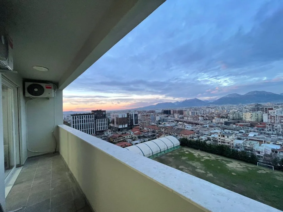 Tirane, jepet me qera apartament 1+1+Ballkon Kati 12, 70 m² 500 € (Perball Amerikan 3)