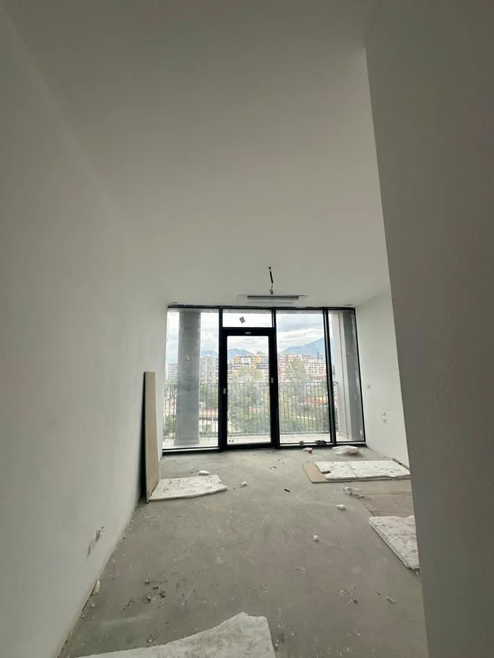 Tirane, shitet apartament 3+1+Ballkon Kati 5, 187 m² 550.000 € (Lake View)