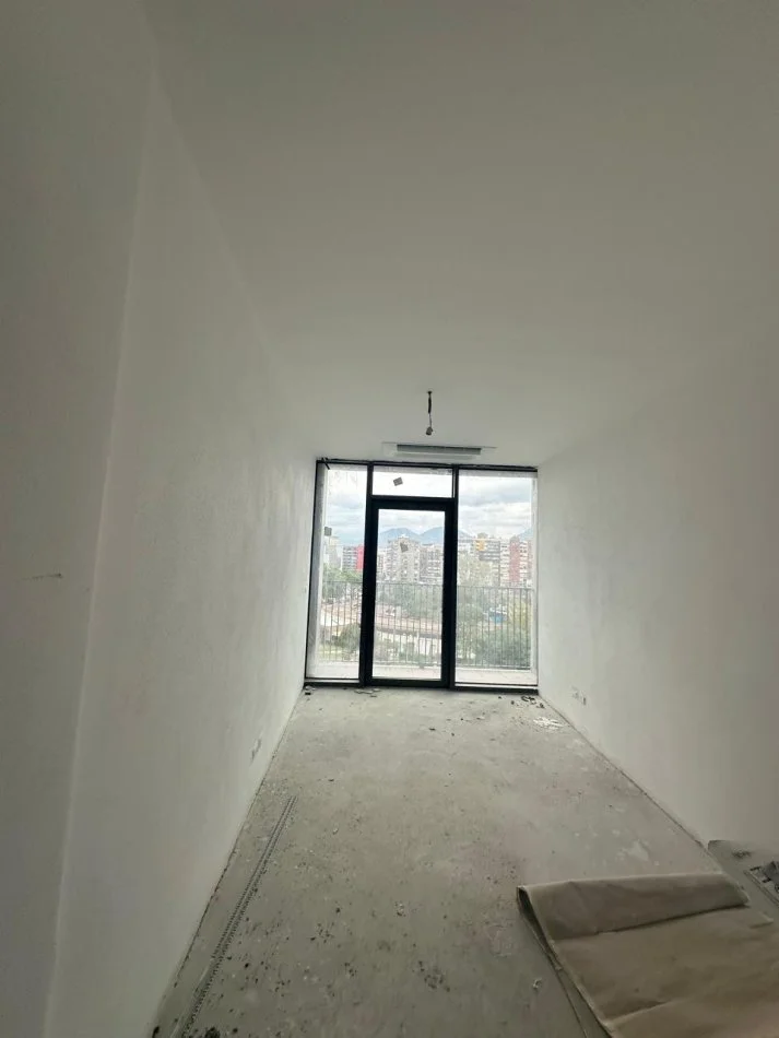Tirane, shitet apartament 3+1+Ballkon Kati 5, 187 m² 550.000 € (Lake View)