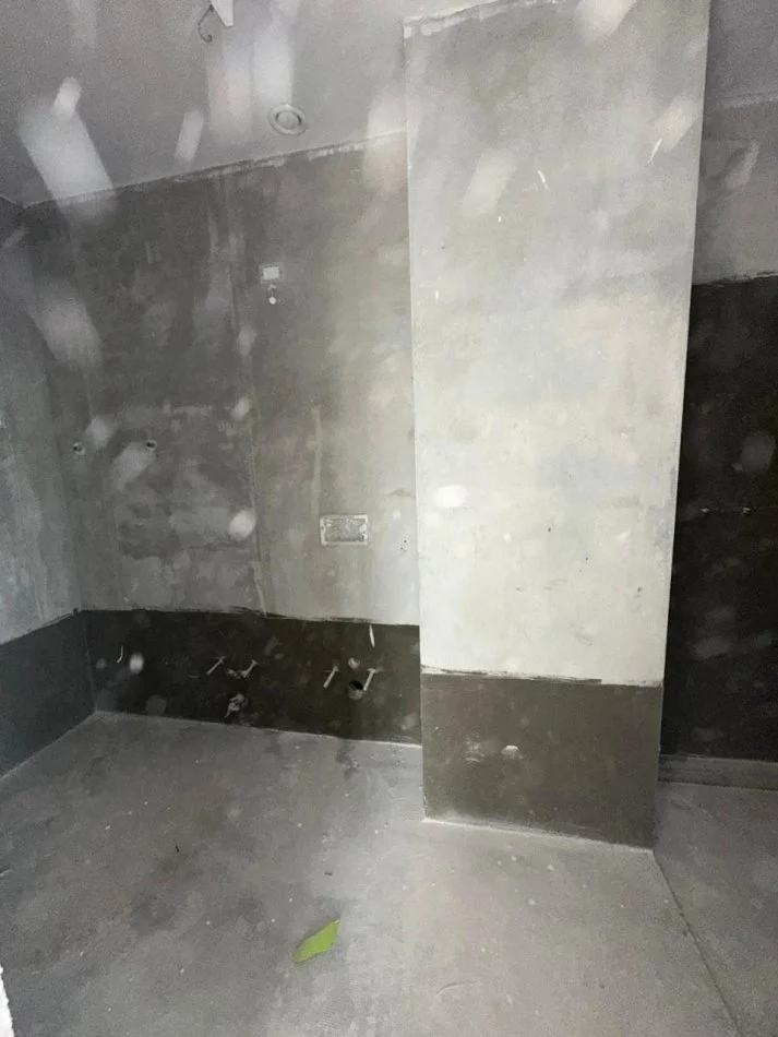 Tirane, shitet apartament 3+1+Ballkon Kati 5, 187 m² 550.000 € (Lake View)