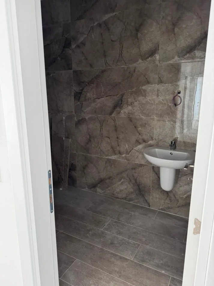 Tirane, shitet apartament 3+1+Ballkon Kati 5, 150 m² 303.600 € (kodra e diellit)