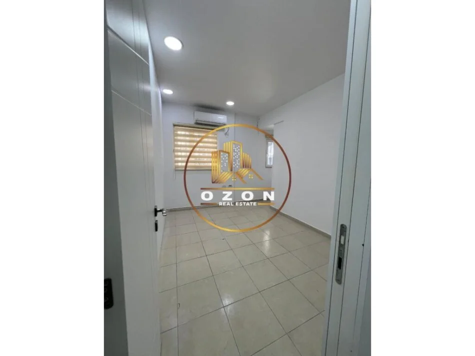 Ambient Biznesi me Qera tek Rruga Kavajes, Tirane!