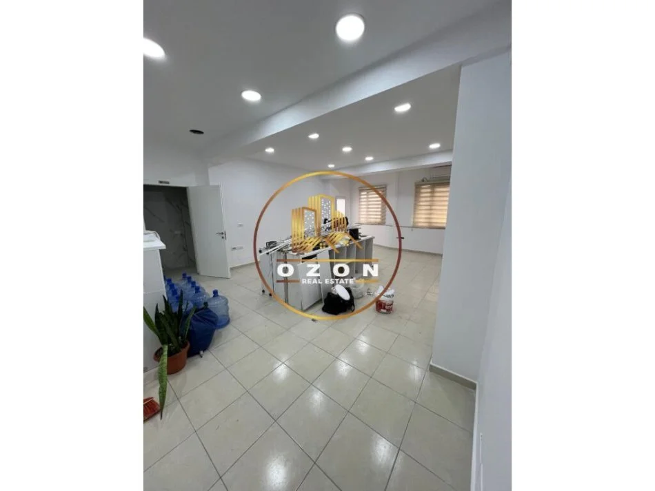 Ambient Biznesi me Qera tek Rruga Kavajes, Tirane!