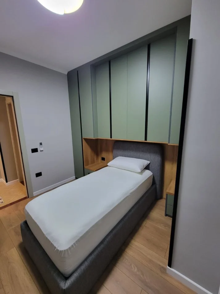 Tirane, jepet me qera apartament 2+1+Ballkon Kati 7, 89 m² 480 € (Fresk)