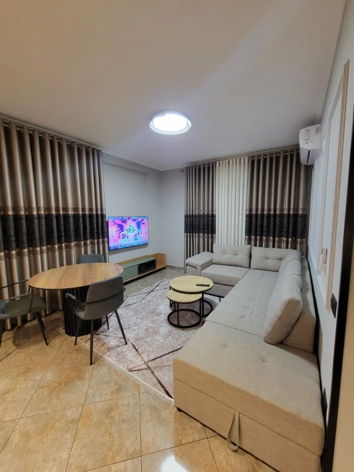 Tirane, jepet me qera apartament 2+1+Ballkon Kati 7, 89 m² 480 € (Fresk)