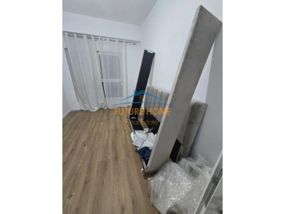 Tirane, jepet me qera apartament 1+1 Kati 5, 60 m² 400 € (ALI DEM)