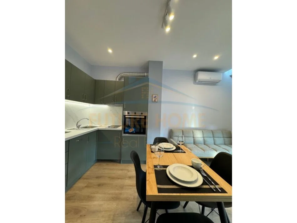 Tirane, jepet me qera apartament 1+1 Kati 6, 56 m² 650 € (STACIONI I TRENIT,BULEVARDI I RI) 0697710154