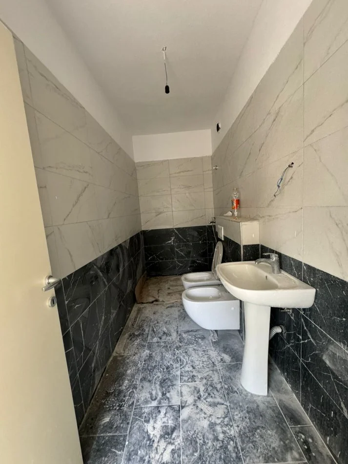 Durres, shitet apartament duplex Dublex Kati 1, 145 m² 99.500 € (Plazh)