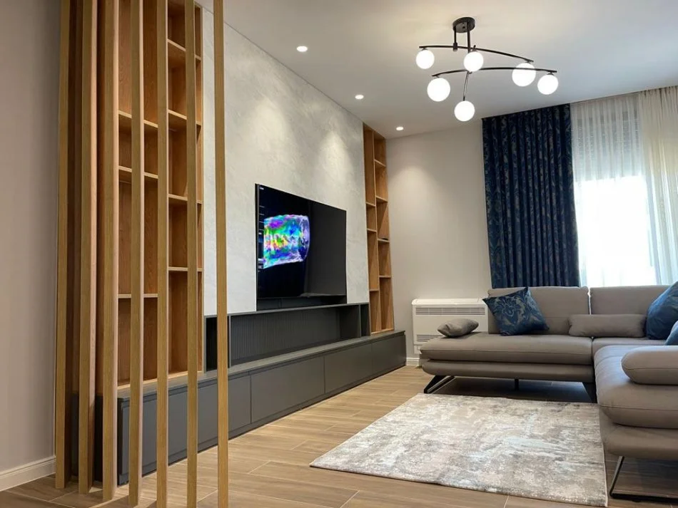 Tirane, jepet me qera apartament 2+1+Ballkon Kati 0, 120 m² 1.500 € (TEG)