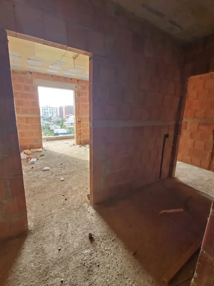 Tirane, shitet apartament 2+1+Ballkon Kati 4, 110 m² 80.600 € (kamez)