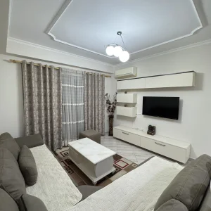 Tirane, jepet me qera 2+1 Kati 3, 80 m² 550 € (don bosko)