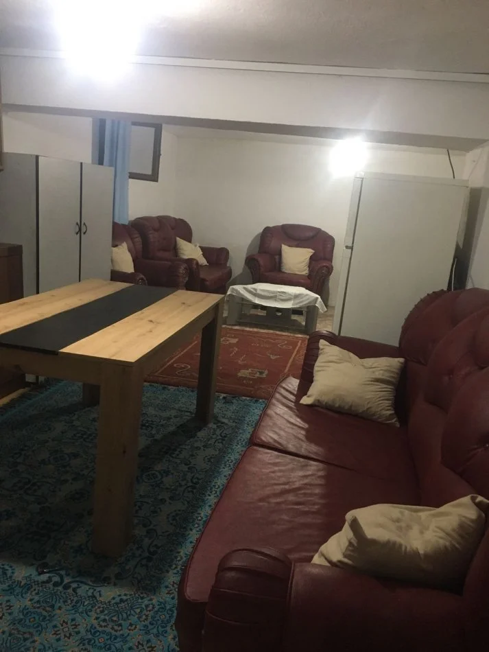 Tirane, jepet me qera shtepi 1+1+Aneks+Ballkon Kati 1, te Kodra e Priftit