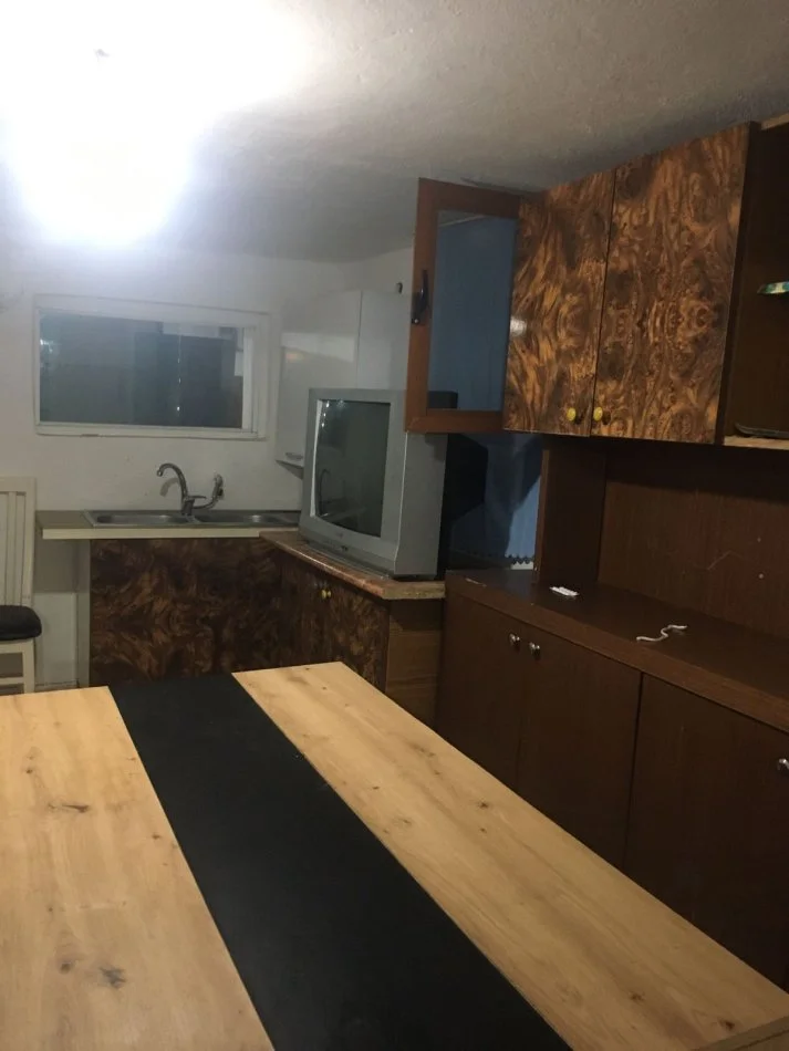 Tirane, jepet me qera shtepi 1+1+Aneks+Ballkon Kati 1, te Kodra e Priftit