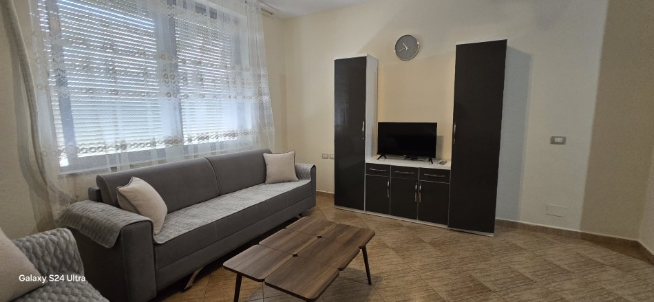 Tirane, jepet me qera apartament 2+1+Aneks+Ballkon Kati 5, 115 m² 650 € (Rruga e Kosovareve)