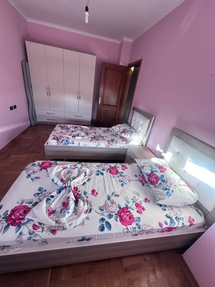 Durres, jepet me qera apartament 2+1+Aneks+Ballkon Kati 6, 90 m² 450 € (Vollga)