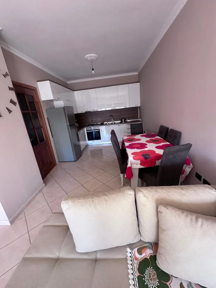 Durres, jepet me qera apartament 2+1+Aneks+Ballkon Kati 6, 90 m² 450 € (Vollga)