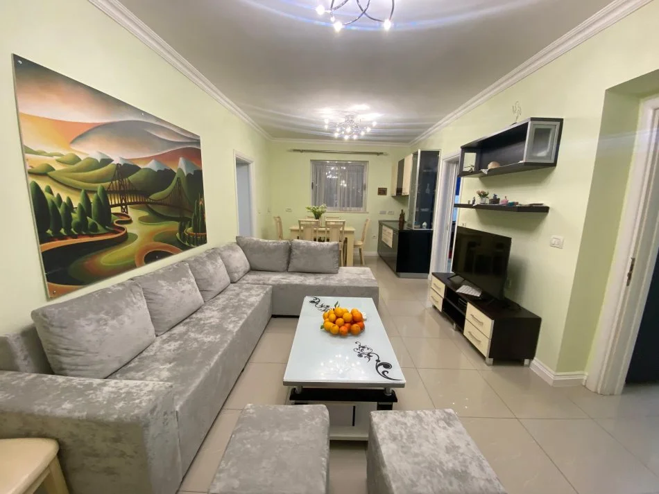 Tirane, jepet me qera apartament 4+1+Aneks+Ballkon Kati 1, 120 m² 820 € (rruga Tefta Tashko)