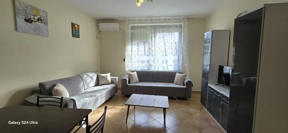 Tirane, jepet me qera apartament 2+1+Ballkon Kati 5, 115 m² 700 € (Rr.e Kosovarve)