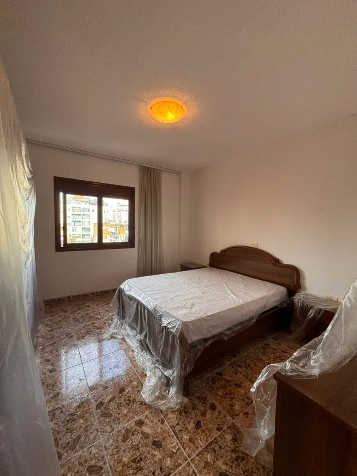 Durres, jepet me qera apartament 3+1+Aneks+Ballkon Kati 3, 150 m² 500 € (Markata, Durres)