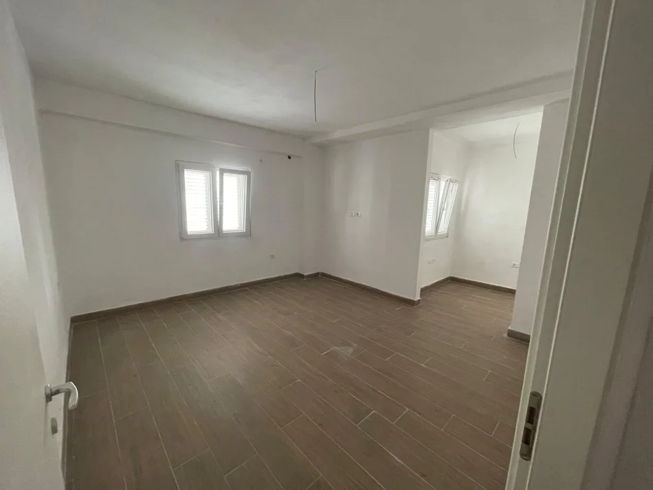 Tirane, shitet apartament 1+1+Ballkon Kati 3, 70 m² 119.374 € (Selite)