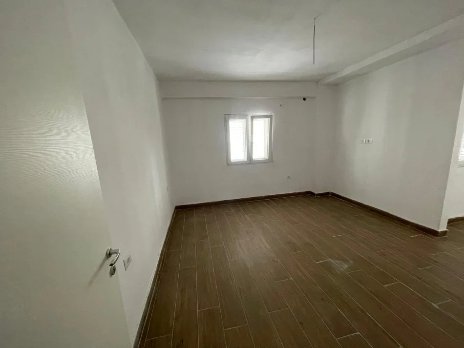 Tirane, shitet apartament 1+1+Ballkon Kati 3, 70 m² 119.374 € (Selite)