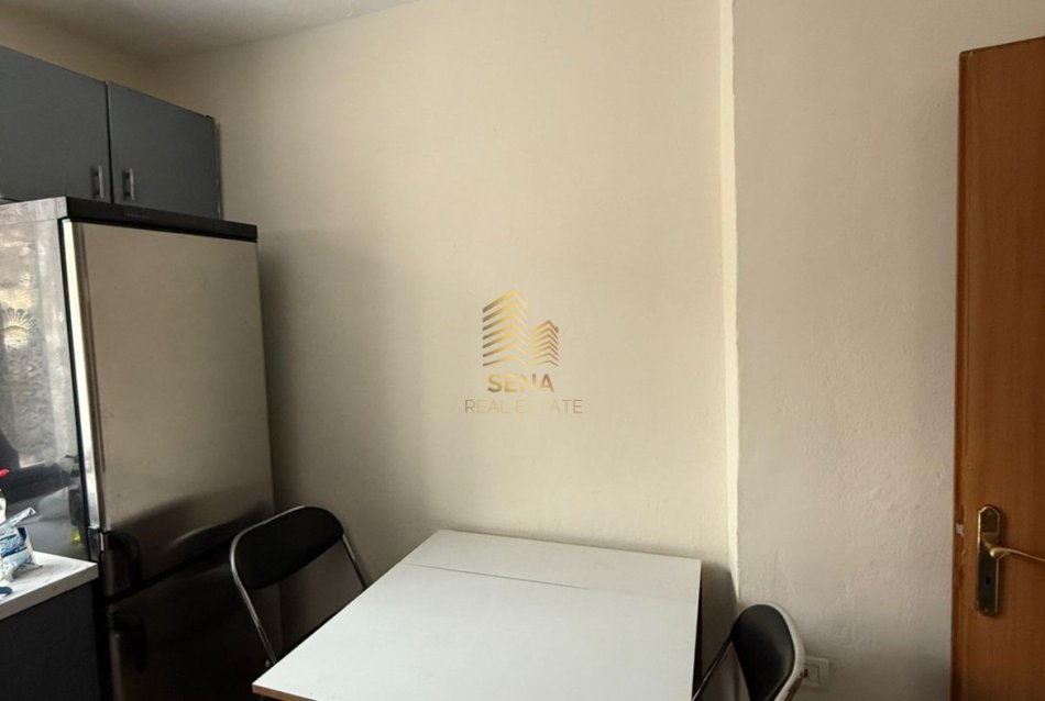 Tirane, jepet me qera apartament 1+1+Ballkon Kati 2, 85 m² 500 € (Rruga Mine Peza)