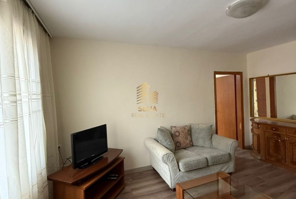 Tirane, jepet me qera apartament 1+1+Ballkon Kati 2, 85 m² 500 € (Rruga Mine Peza)